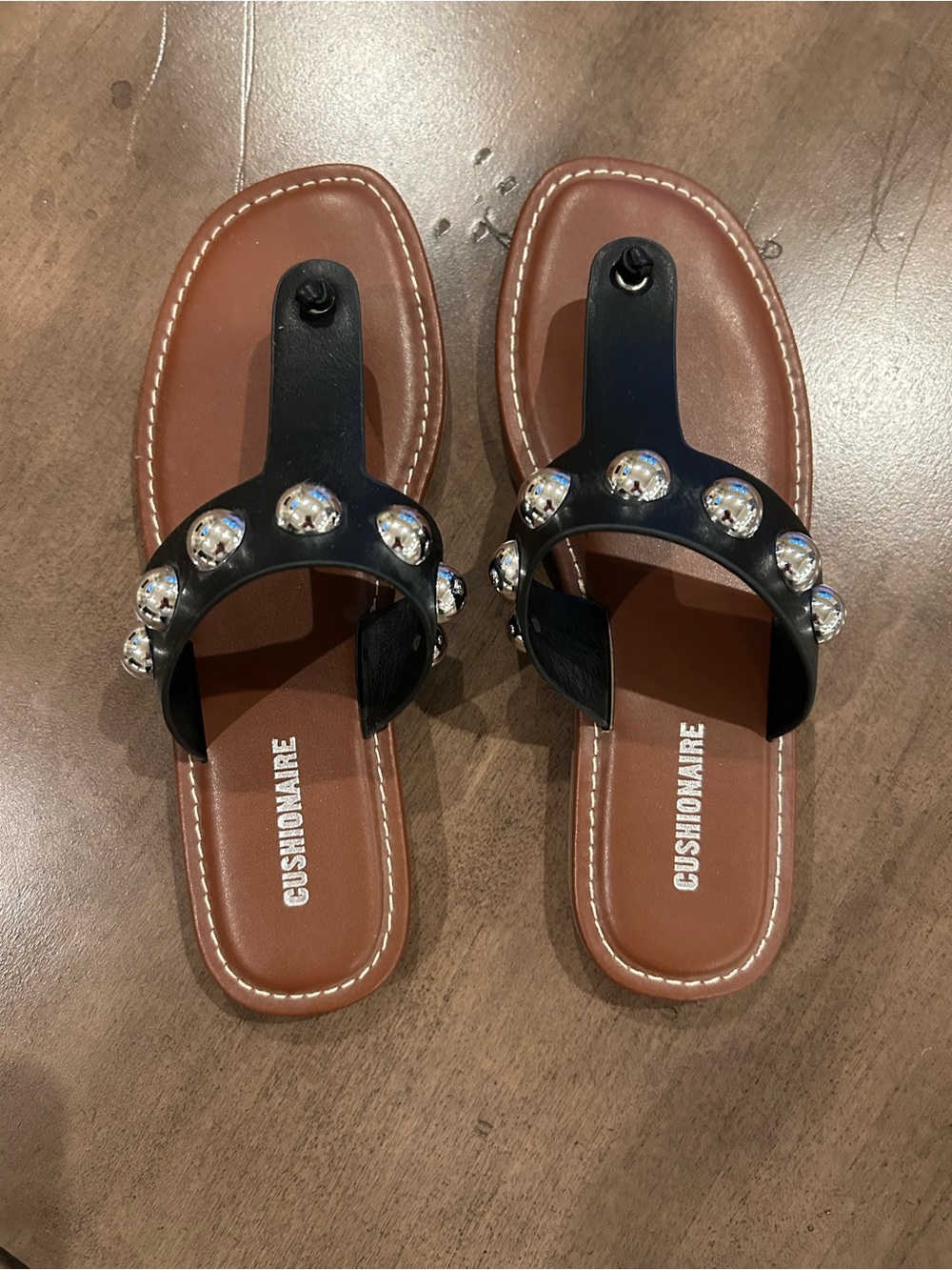 Cushionaire Leather Sandal Size 7